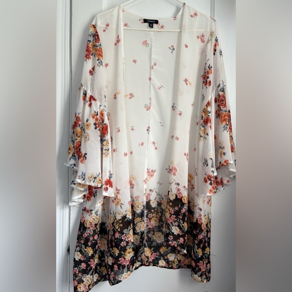 Torrid Chiffon Floral Paisley Bell Sleeves Kimono Cardigan Plus Size , 1/2